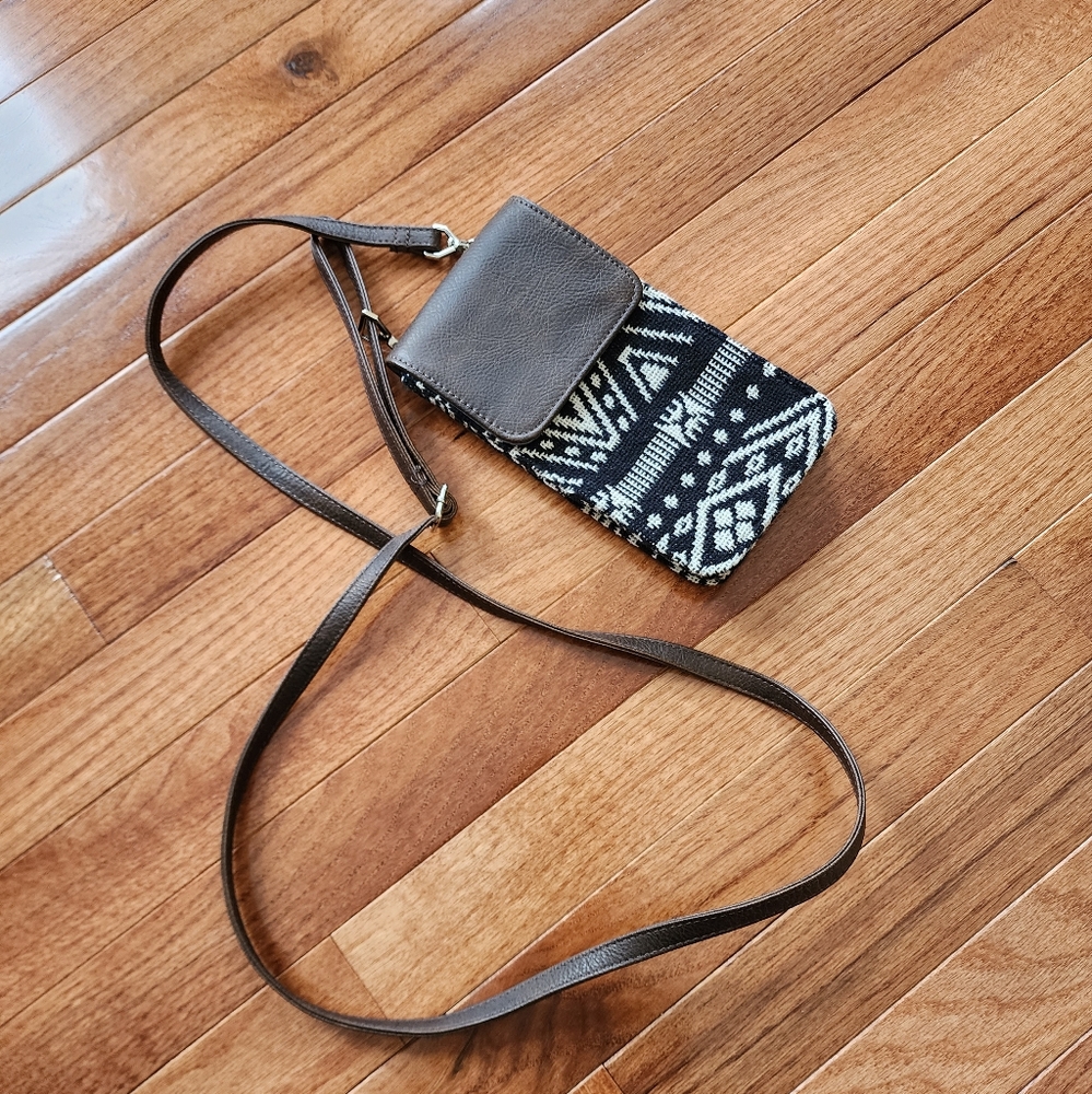 Thirty One Black & White Aztec Print Crossbody Bag Purse